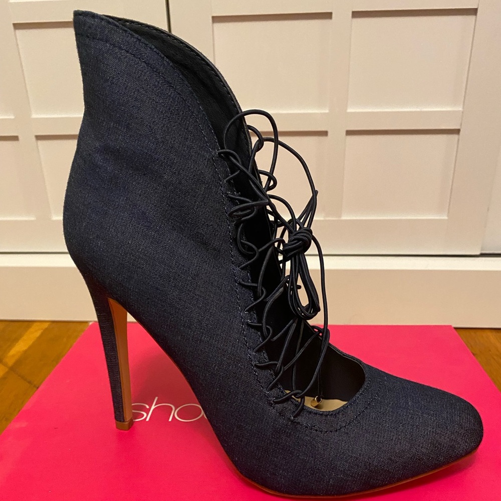 Shoe dazzle heels